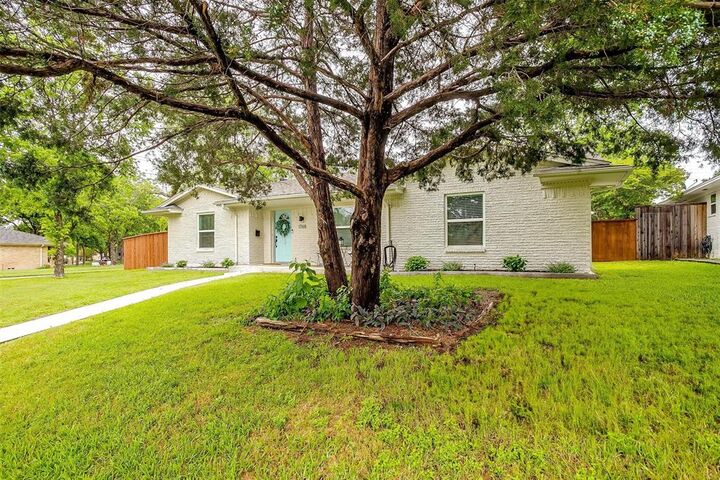 Property Photo:  1768 Mapleton Drive  TX 75228 