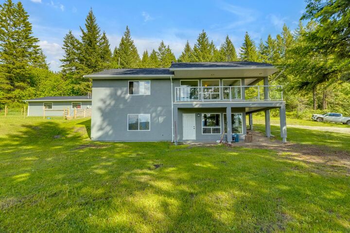 Photo de la propriété:  6011 Oyama Lake Road  BC V4V 2C9 