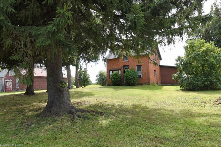 Property Photo:  8125 Dickenson Road E  ON L0R 1W0 
