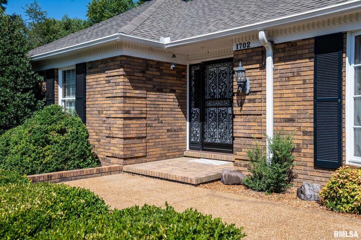 Property Photo: 1702 Redbud Lane IL 62959