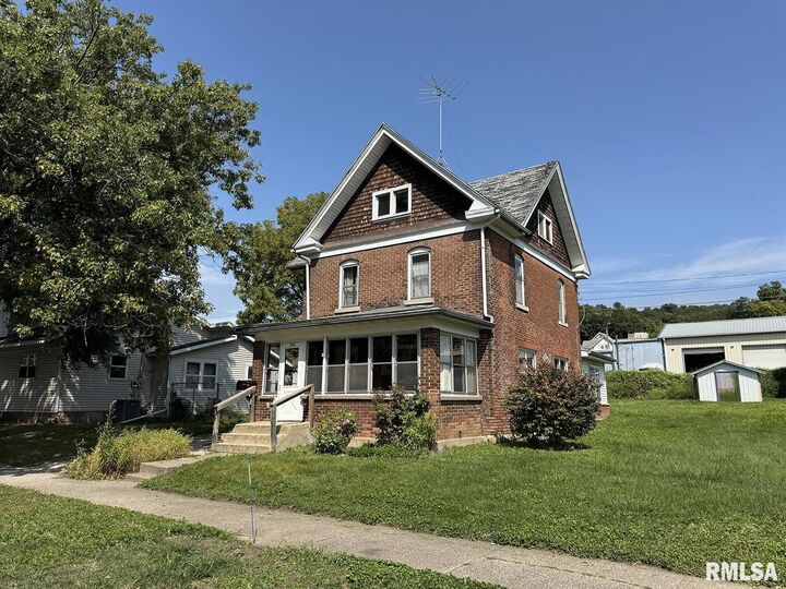 Property Photo: 708 Bowen Street IL 61074