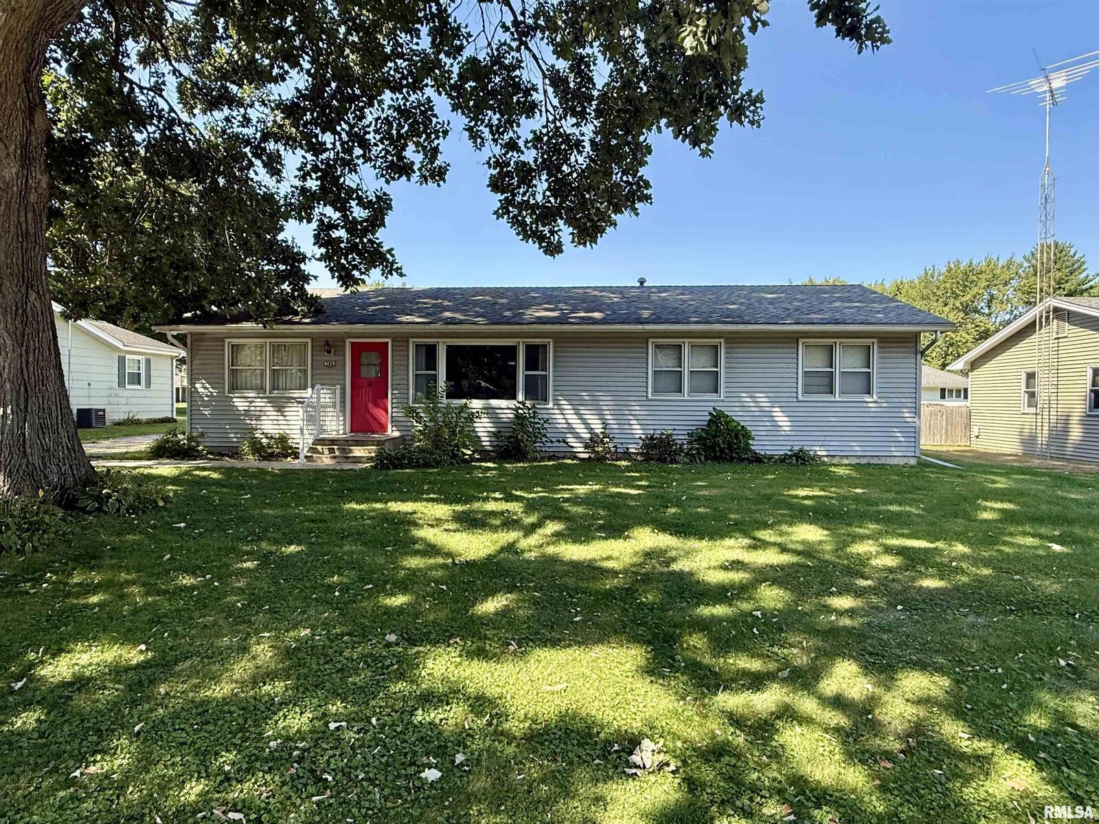 Property Photo: 784 S Broad Street IL 61448