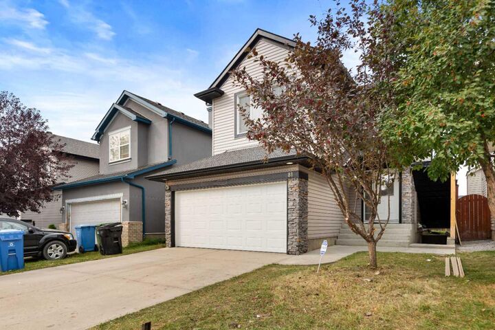 Property Photo: 81 Saddlecrest Green NE AB T3J 5N4