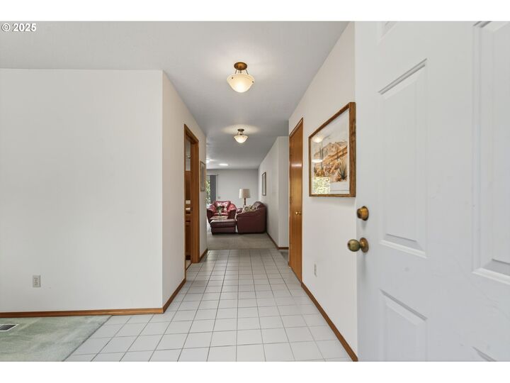 Property Photo: 13124 SE Briggs St OR 97222