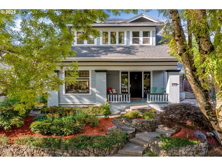 Property Photo: 3455 NE Tillamook St OR 97212
