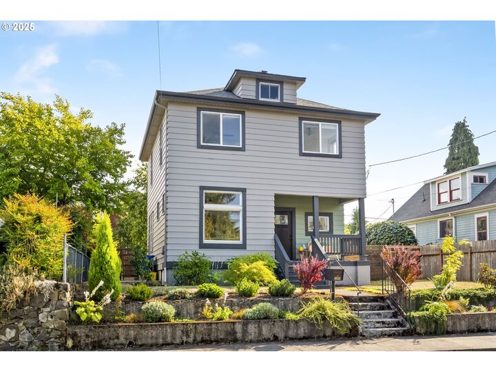 4634 SE Salmon St  Portland OR 97215 photo