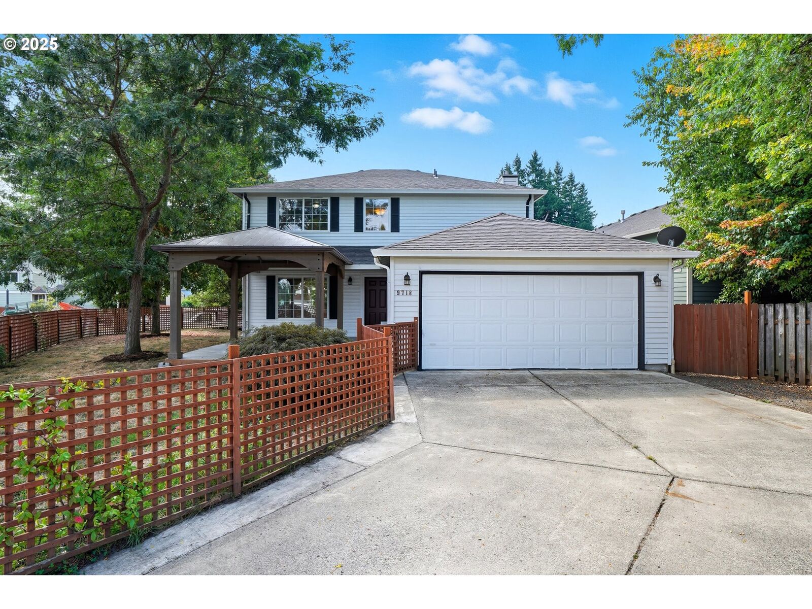 Property Photo: 9718 NE 45th Pl WA 98665
