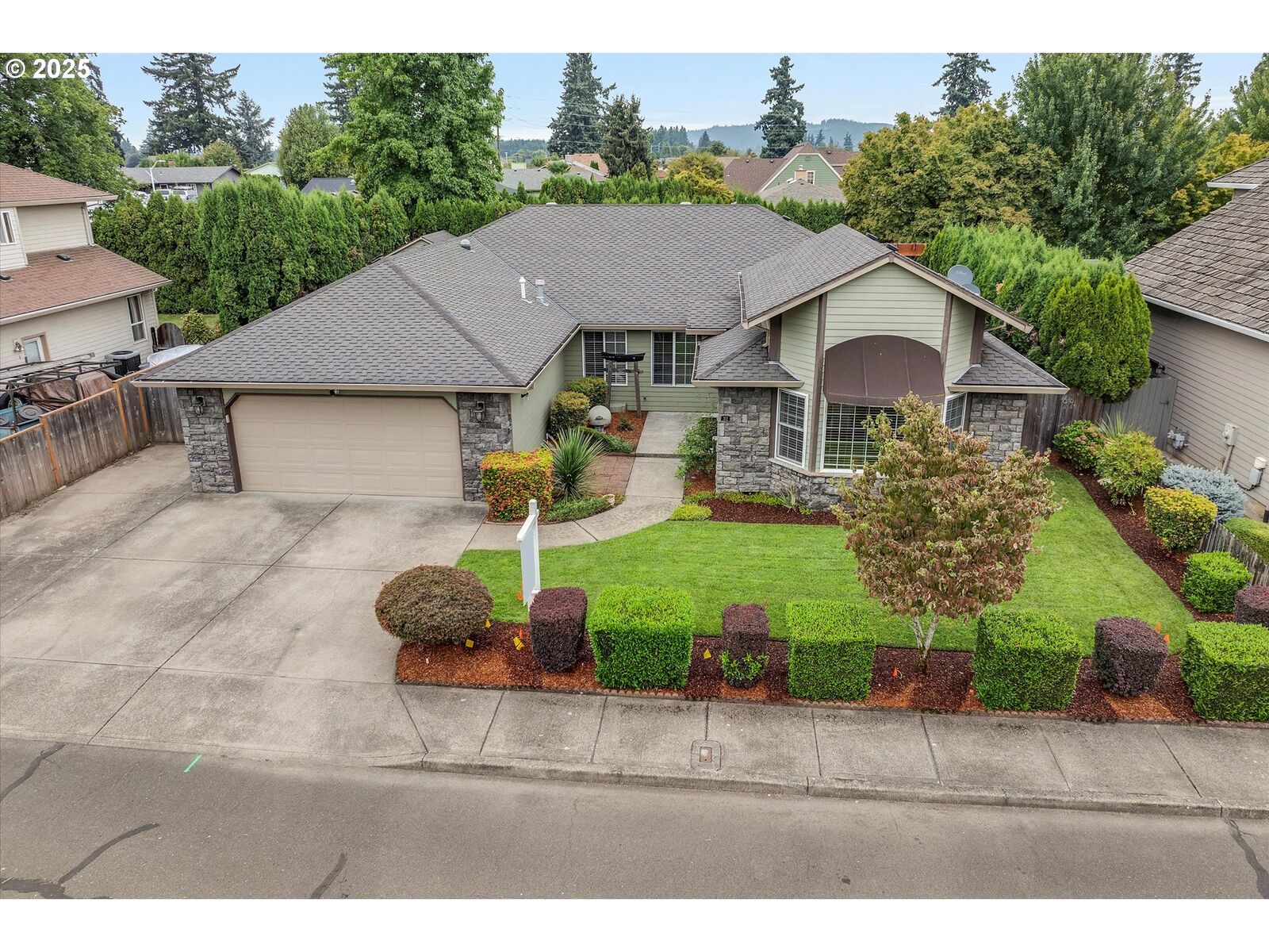 Property Photo:  312 NE 14th Ave  OR 97013 
