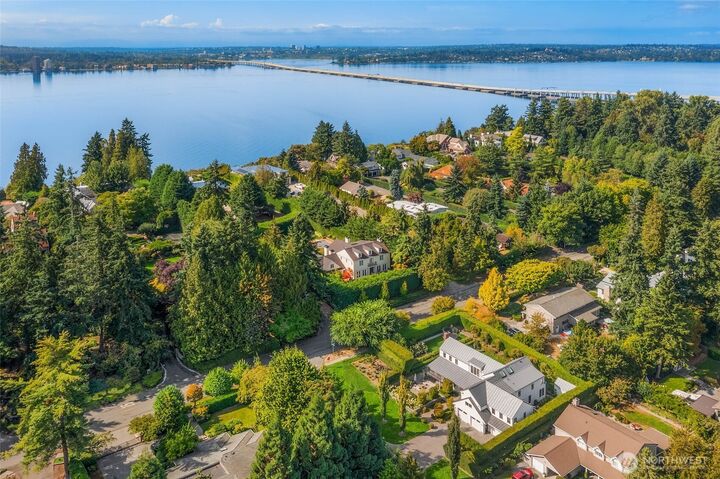 Property Photo: 2206 Evergreen Point Road WA 98039