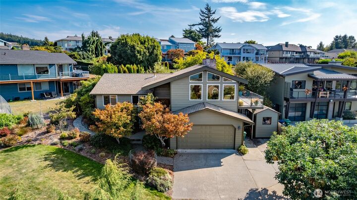Property Photo: 4218 Glasgow Way WA 98221