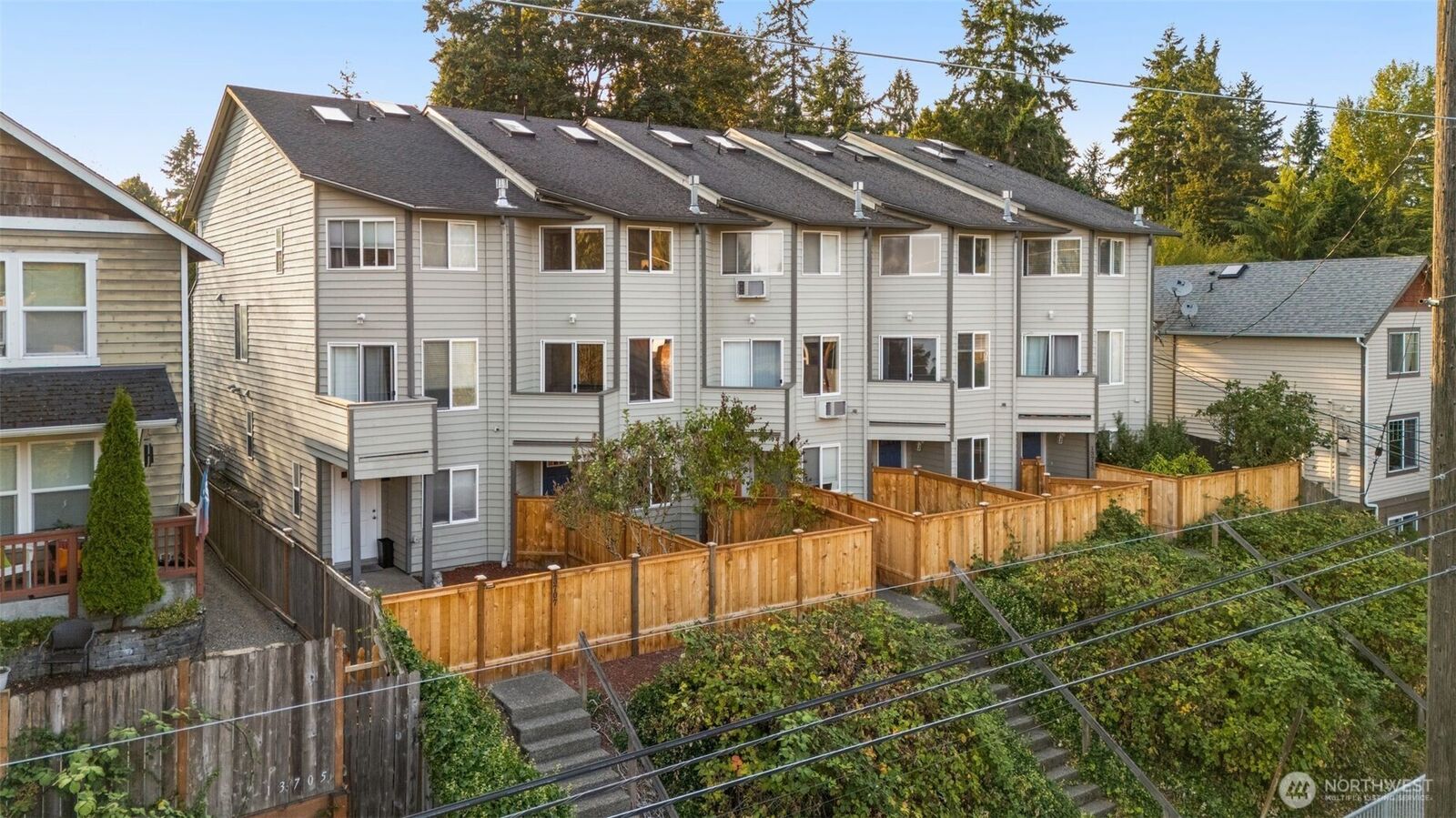 Property Photo: 13709 Greenwood Avenue N WA 98133