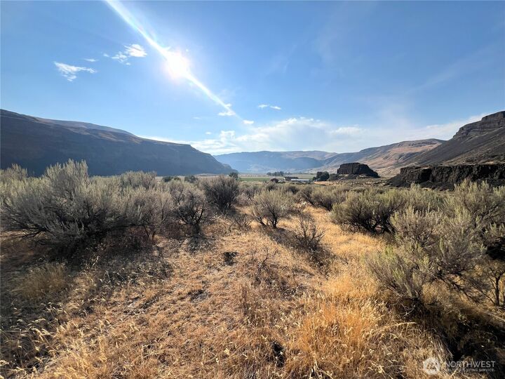 Property Photo: 131 Wagon Road WA 98845