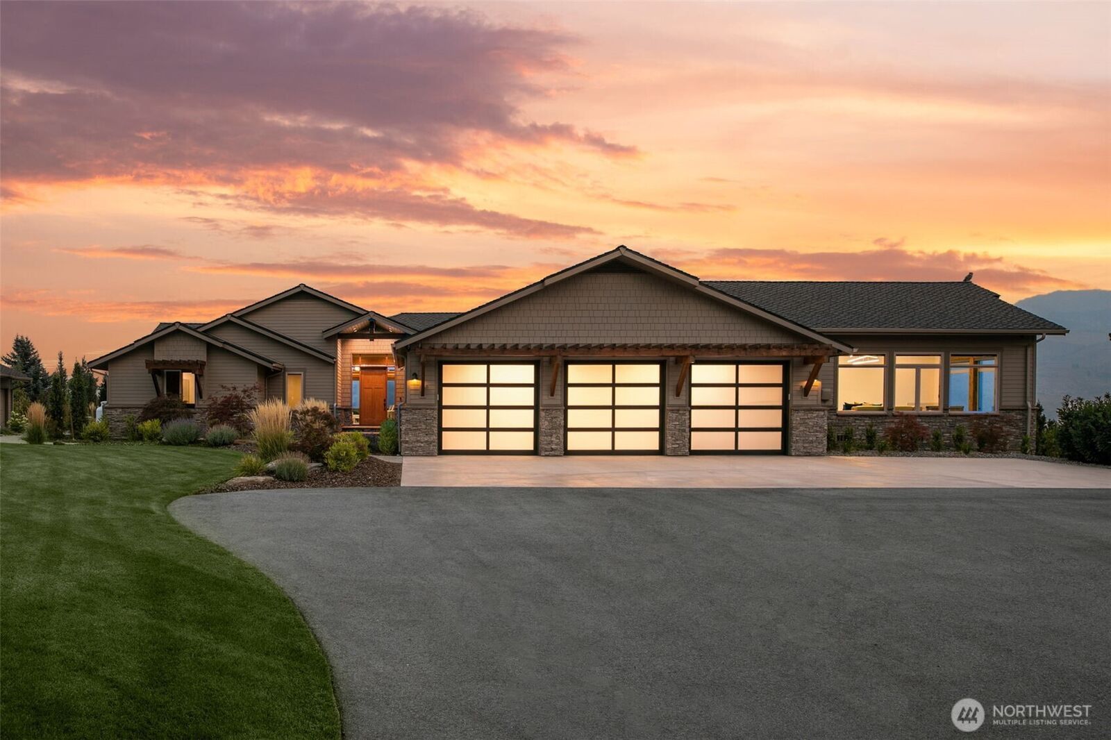 Property Photo:  4095 W Eaglerock Drive  WA 98801