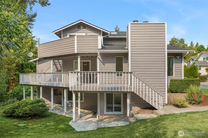 Property Photo:  6129  115th Place SE  WA 98006 