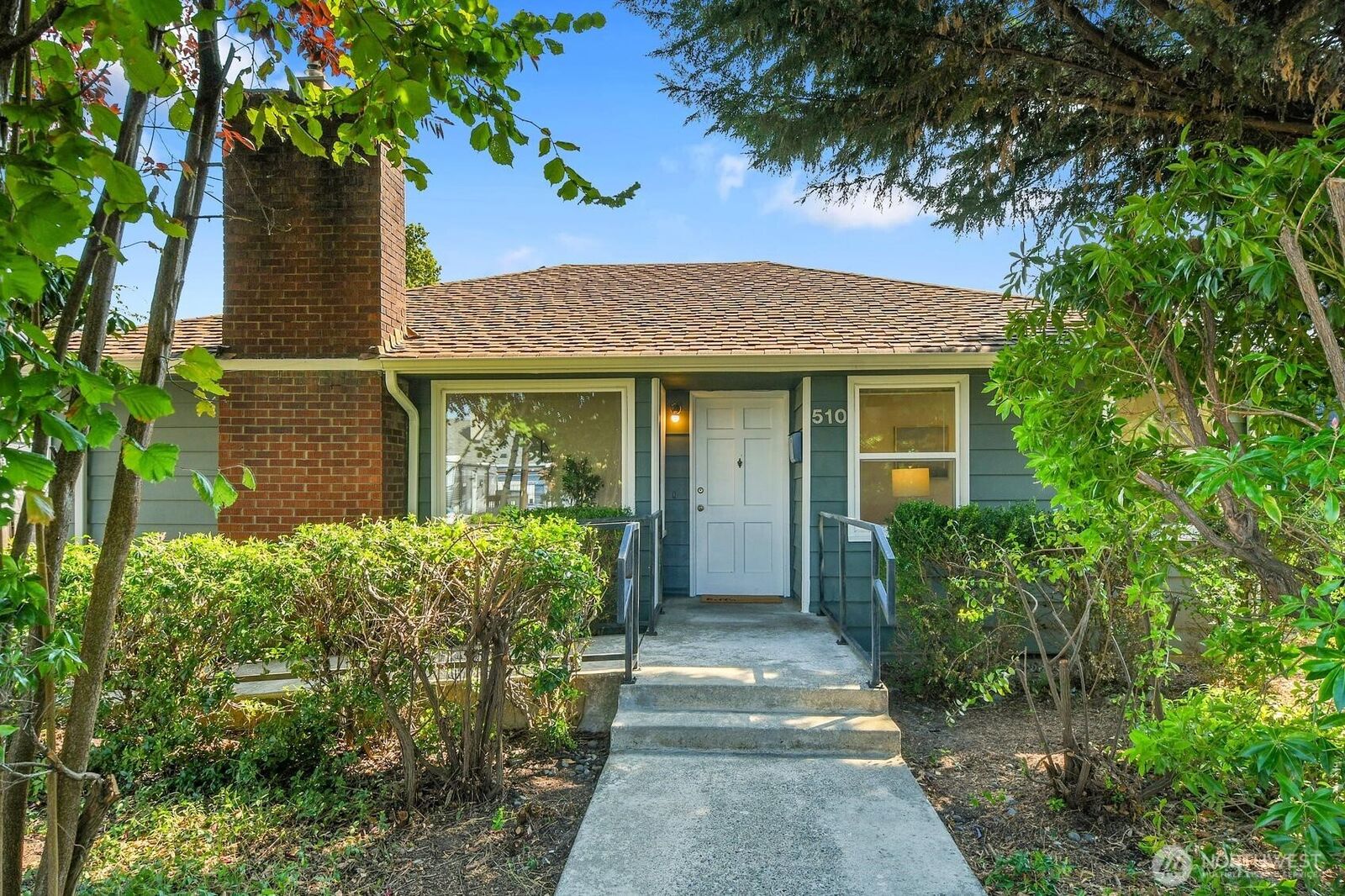 Property Photo: 510 A Street NE WA 98002