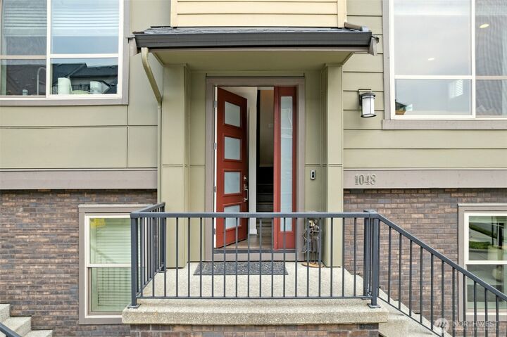 Property Photo:  1048  7th Avenue NE  WA 98029 