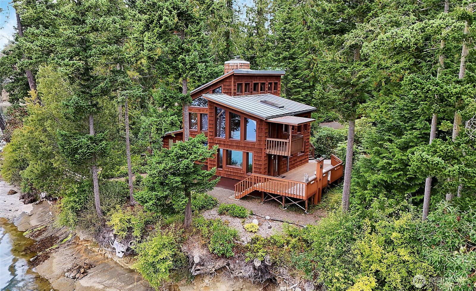 Property Photo: 861 Griffith Point Road WA 98358