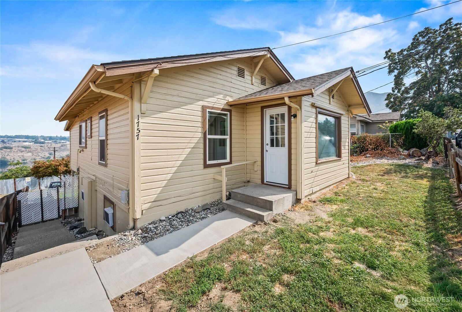 Property Photo:  1757  Marker Street  WA 98801 