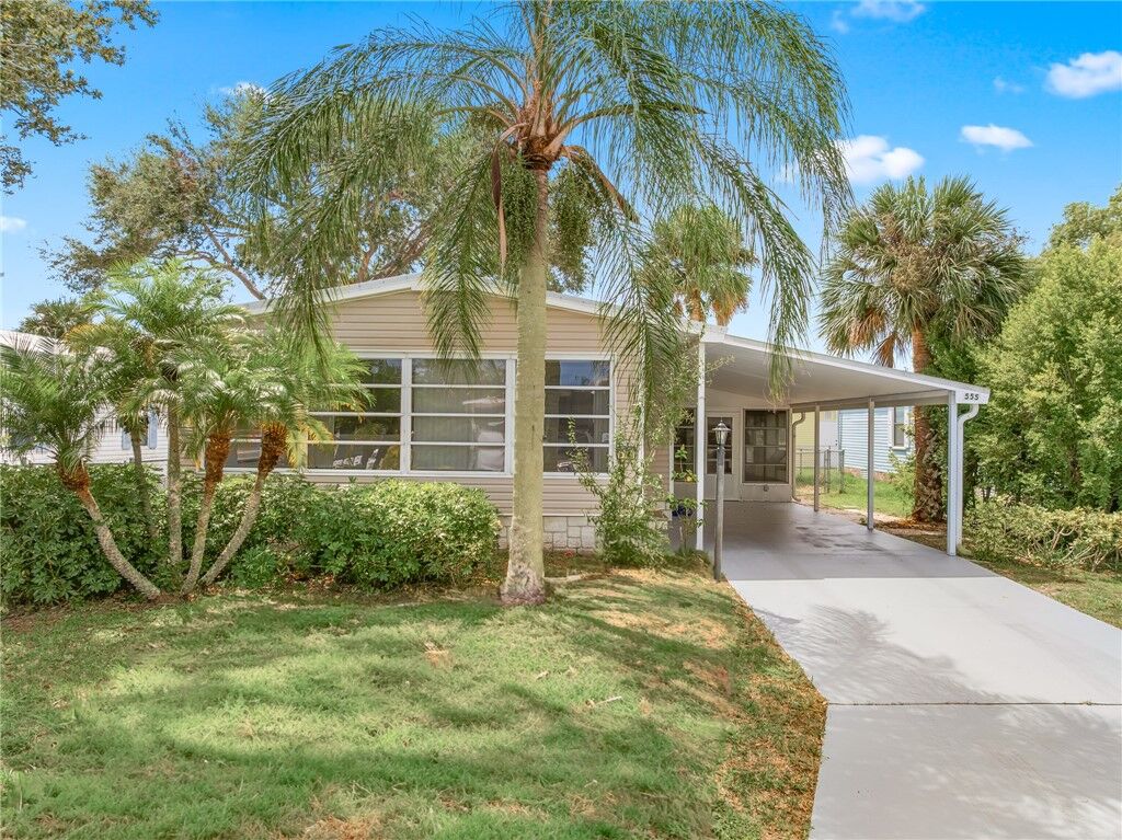 Property Photo:  555 Marlin Circle  FL 32976 