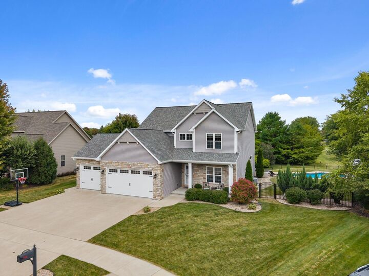 Property Photo:  5212 N Rosemary Drive  WI 54913 