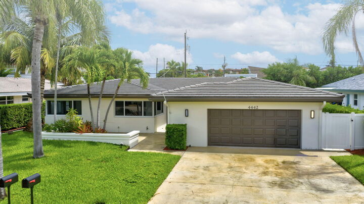 Property Photo: 4442 Sea Grape Drive S 2 FL 33308