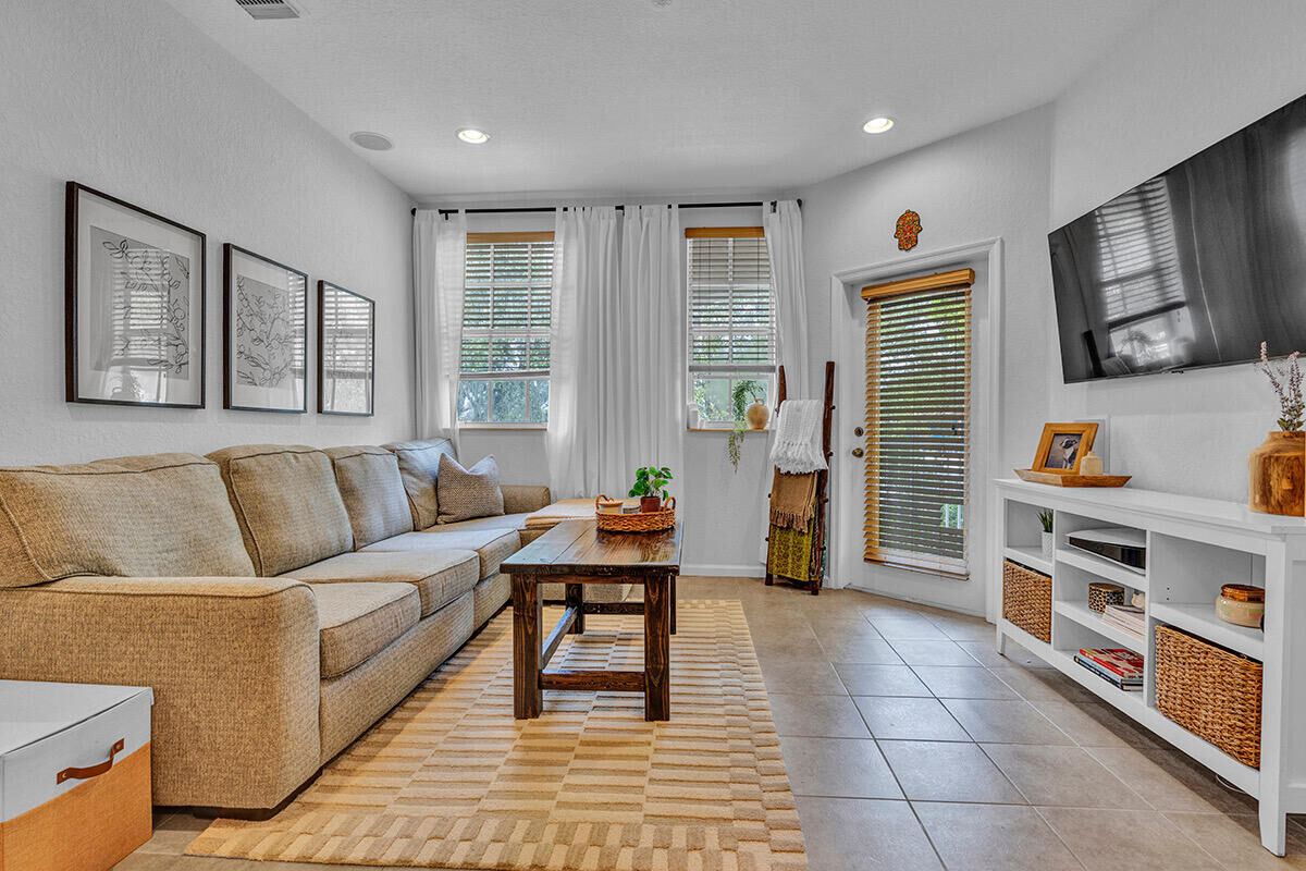Property Photo:  1428 W Wickham Circle A  FL 33445 
