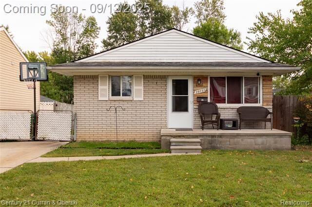 Property Photo:  29737 Balmoral Street  MI 48135 