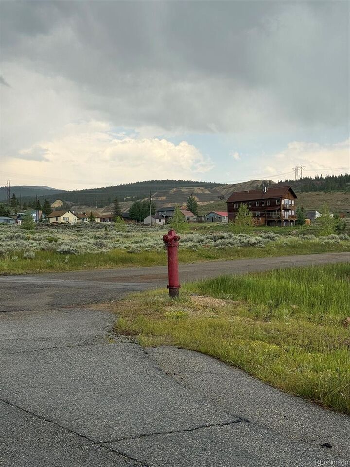 Property Photo:  609 E 8th Street  CO 80461 