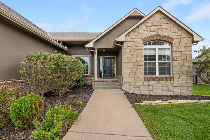 Property Photo: 13902 E Ayesbury St KS 67228