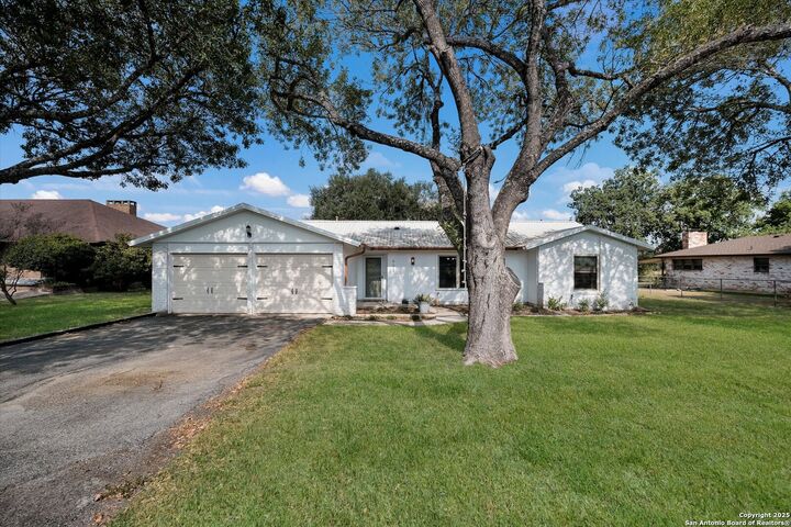 Property Photo:  903 River Oak  TX 78155 