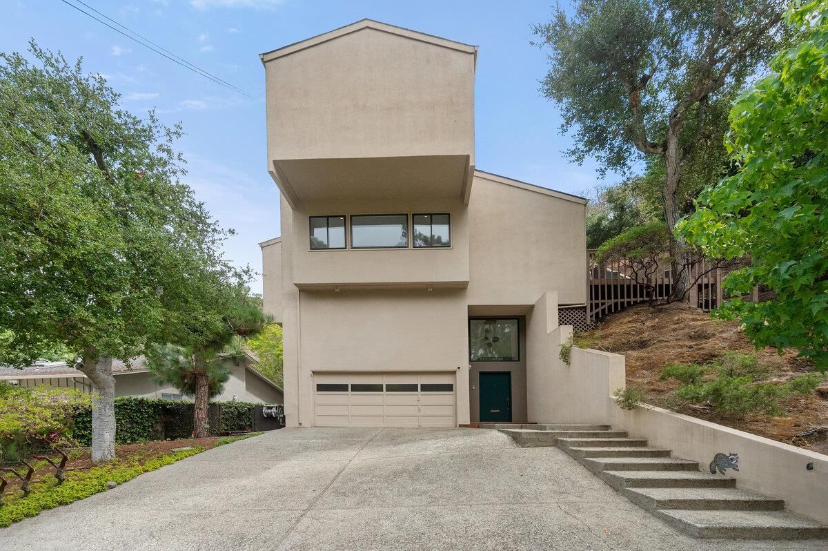 Property Photo: 901 Laurelwood Drive CA 94403