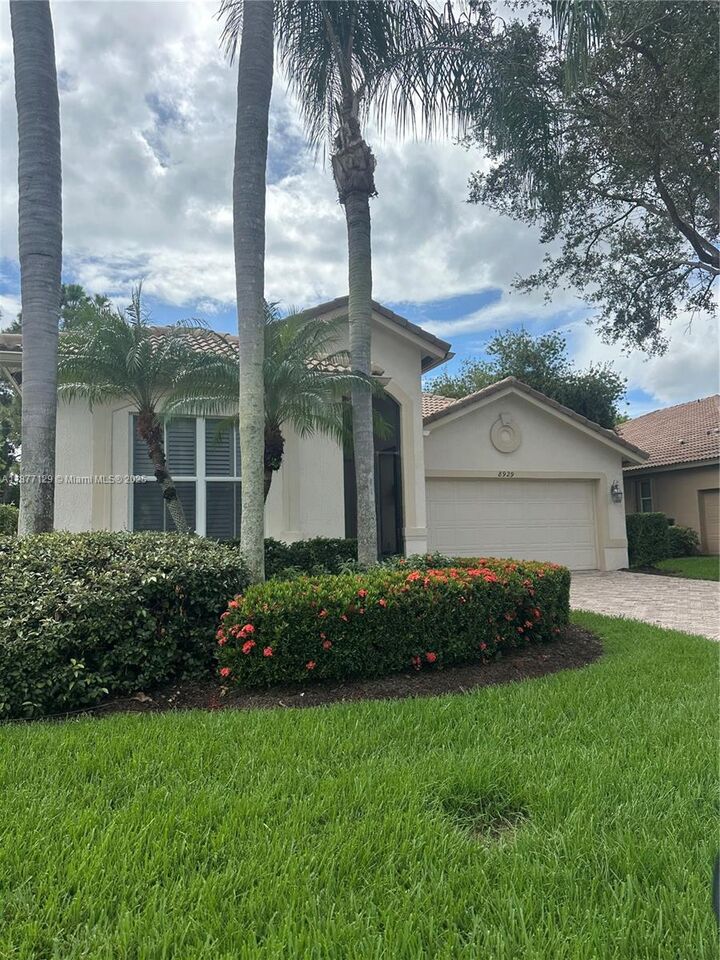 Property Photo:  8929 W First Tee Rd  FL 34986 