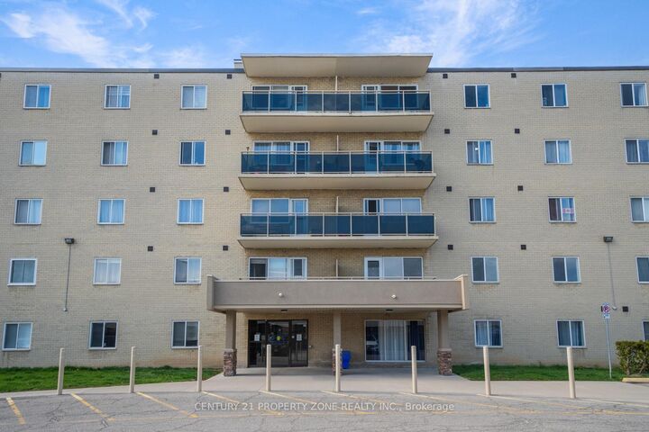 Photo de la propriété: 936 Glen Street 411 ON L1J 5Z7