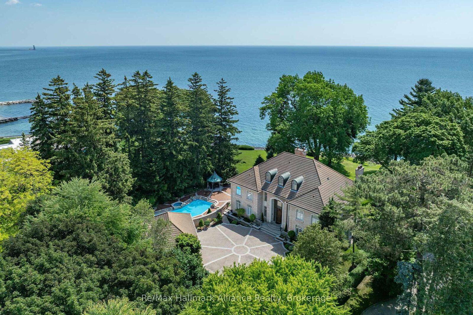 Property Photo: 49 Cox Drive ON L6J 4P8