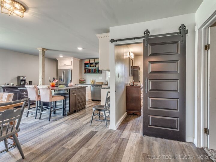 Property Photo:  2020 E Eseco Road  OK 74023 