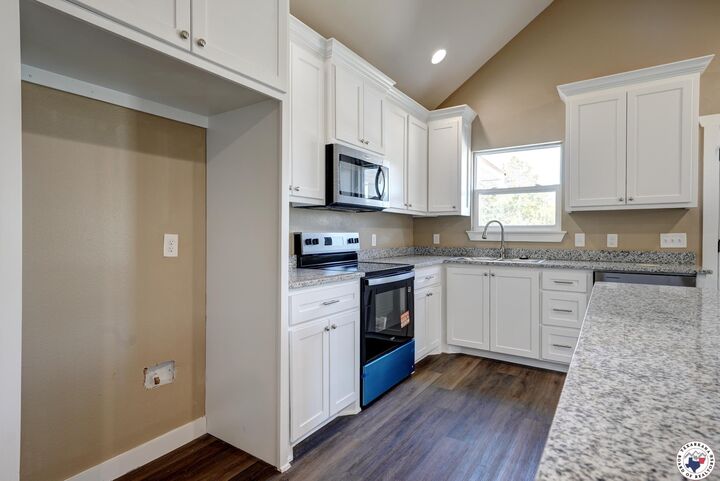 Property Photo:  119 Village Place  TX 75501 