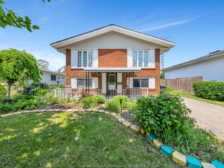 Property Photo:  10670 Lambeth Road  ON N8R 1C9 