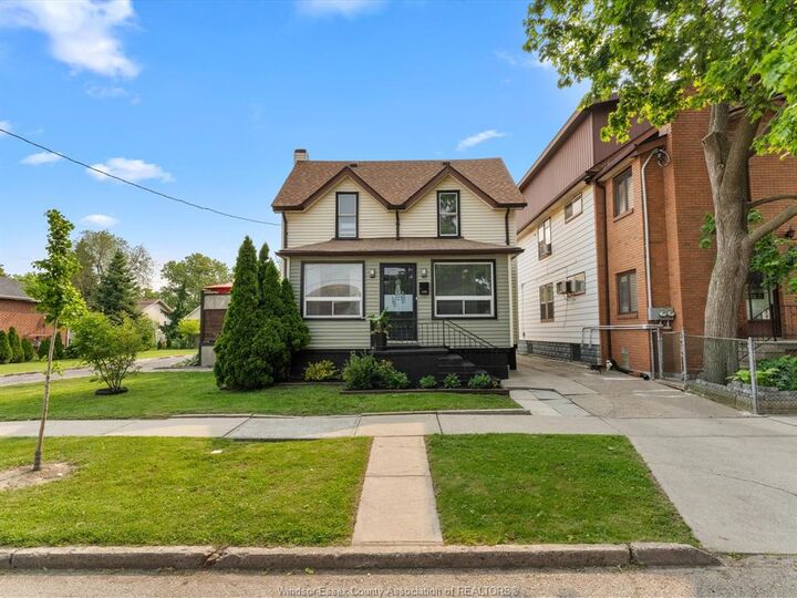 Property Photo:  1248 High Street  ON N8Y 4B2 