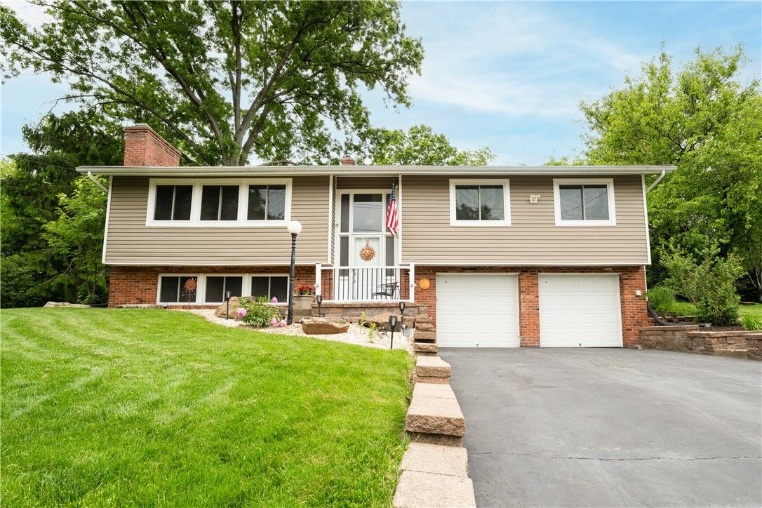 Property Photo: 1941 Dubonnet Court PA 15101