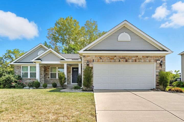 1932 Meadowsweet Drive  Lebanon OH 45036 photo