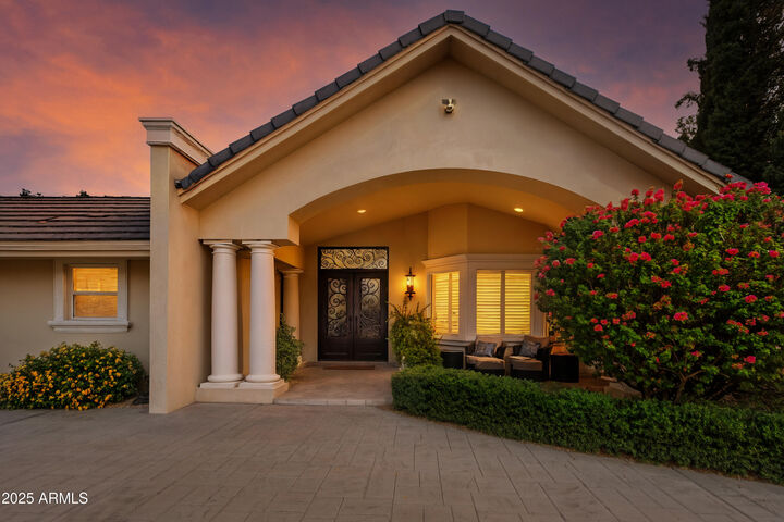 Property Photo: 87 Biltmore Estate AZ 85016