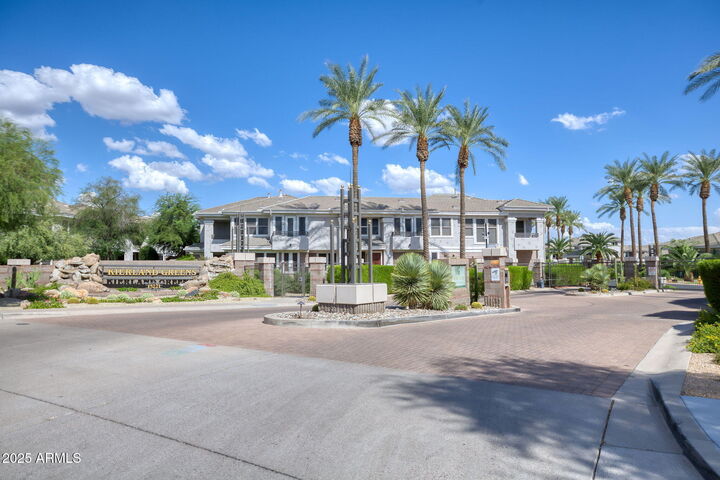 Property Photo:  15221 N Clubgate Drive 2028  AZ 85254 