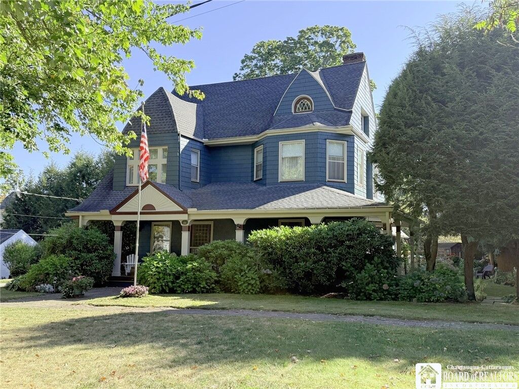 Property Photo:  7 Winchester Road  NY 14750 