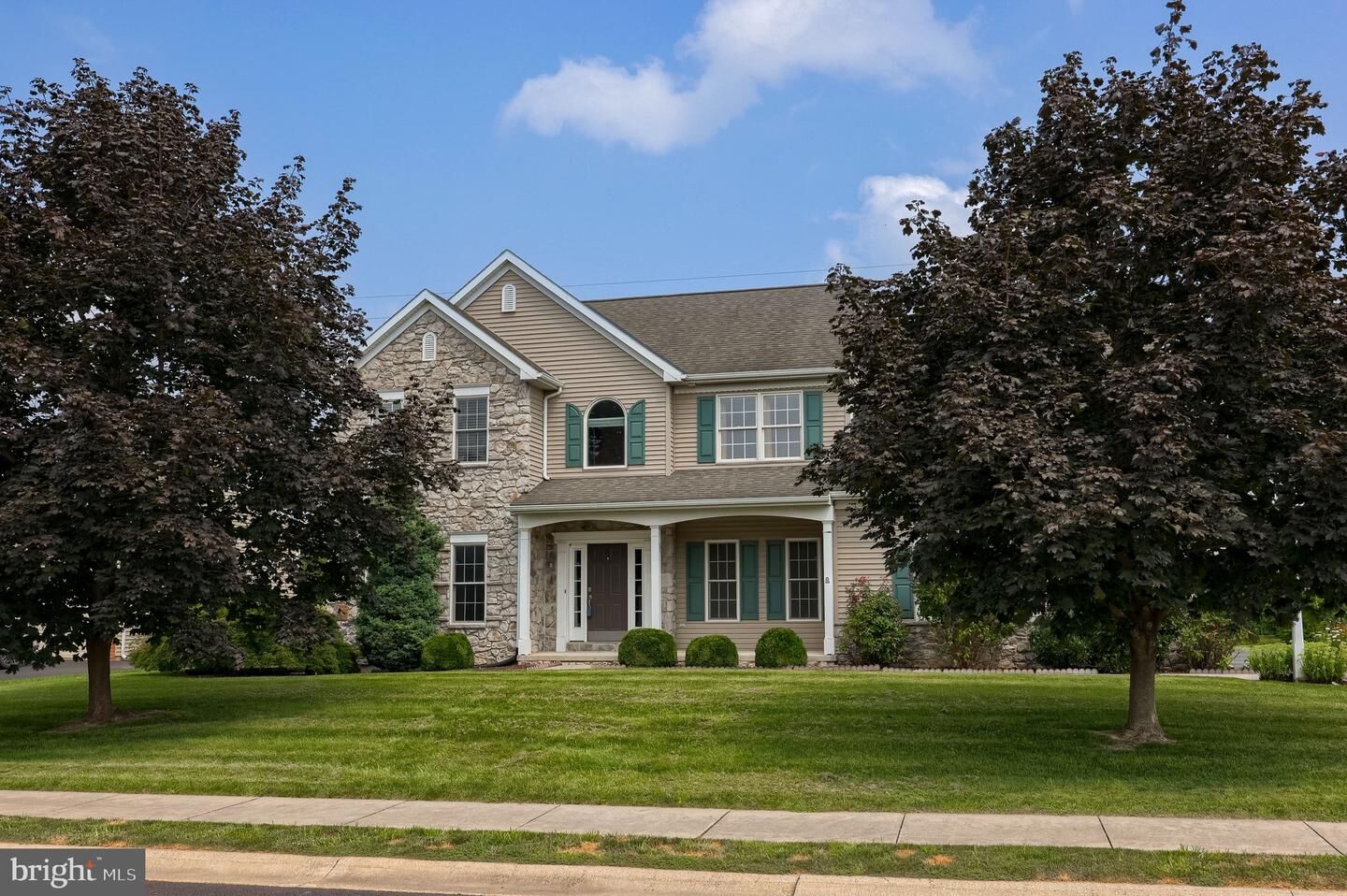 Property Photo:  421 Wagonwheel Road  PA 17543 