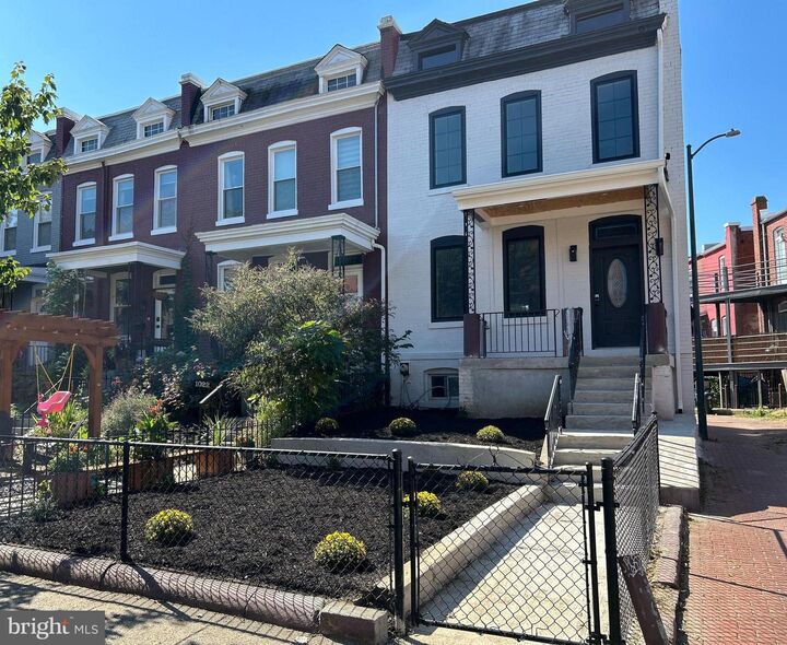 Property Photo:  1024 Spring Road NW  DC 20010 