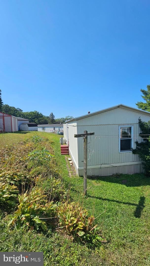 Property Photo:  816 Wisteria Drive  PA 17522 