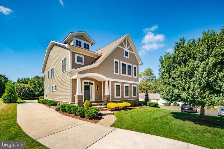 Property Photo: 217 Pleasant Street SW VA 22180