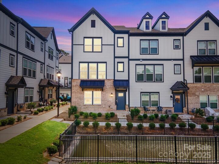 6027 Towering Oaks Drive  Charlotte NC 28205 photo