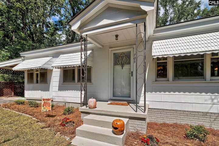 Property Photo:  705 Oakland  SC 29169-3537 