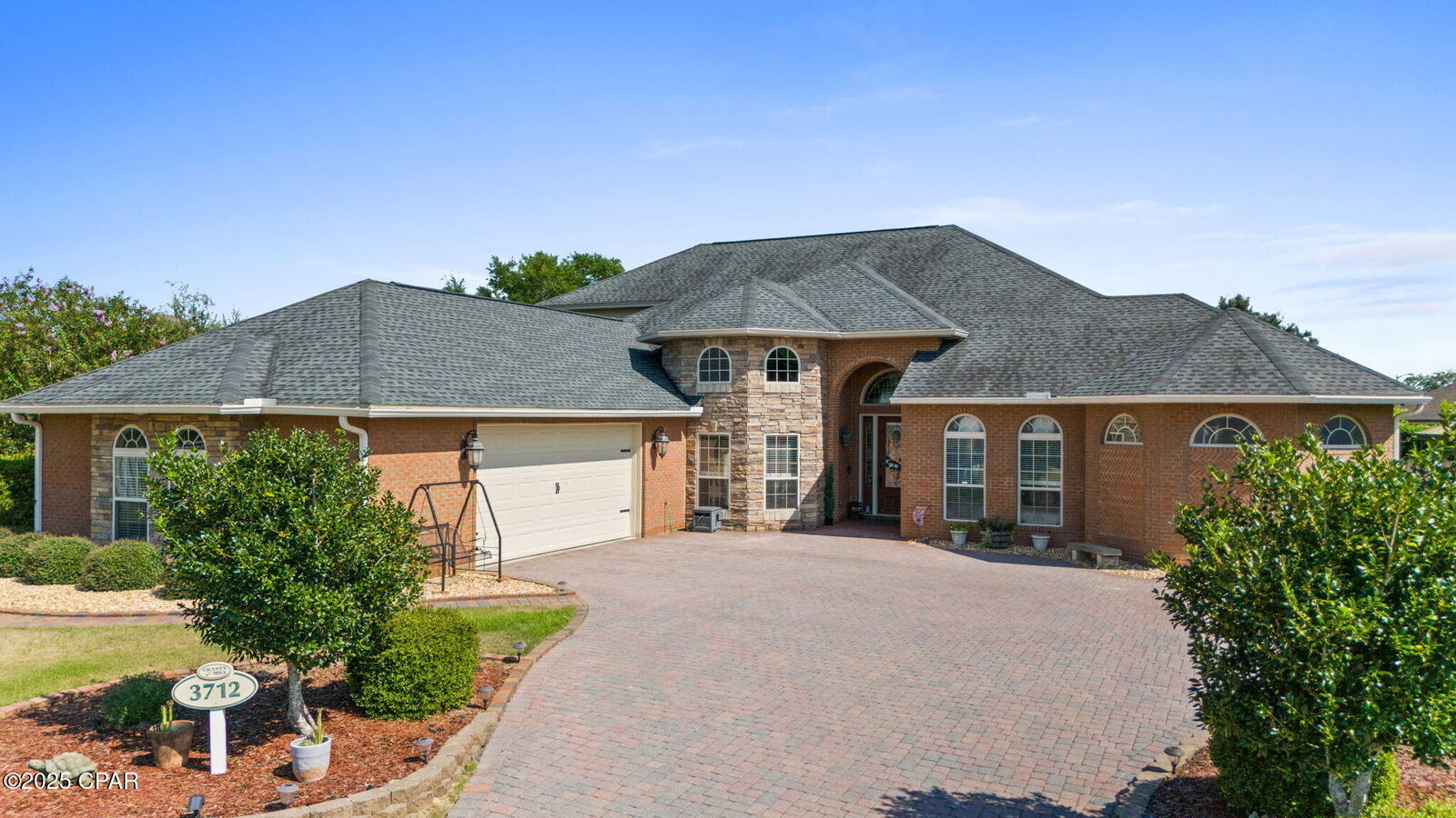 Property Photo: 3712 Millstone Court FL 32444